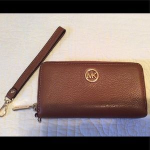 Michael Kors Wristlet Wallet